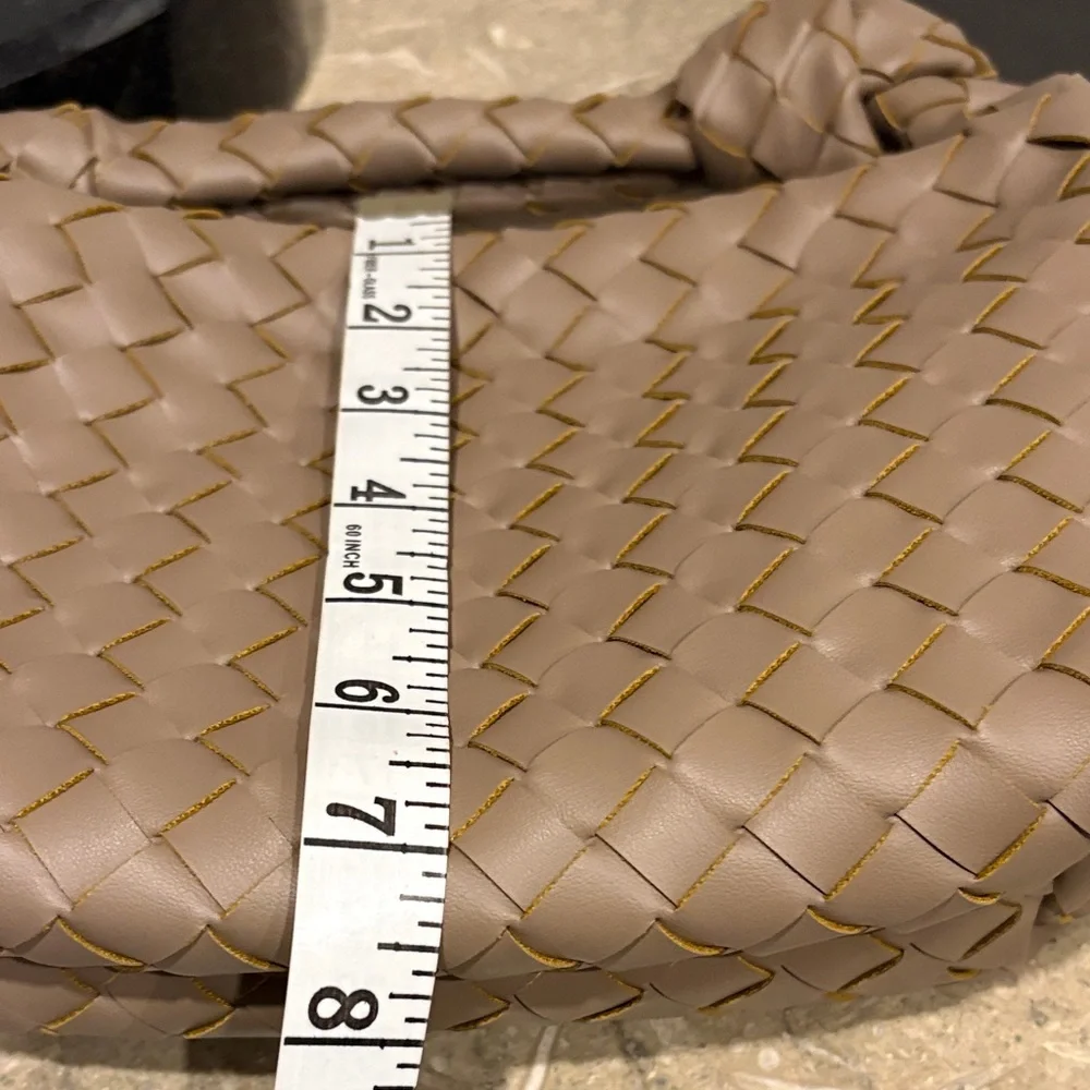Elegant Tan Woven Handbag